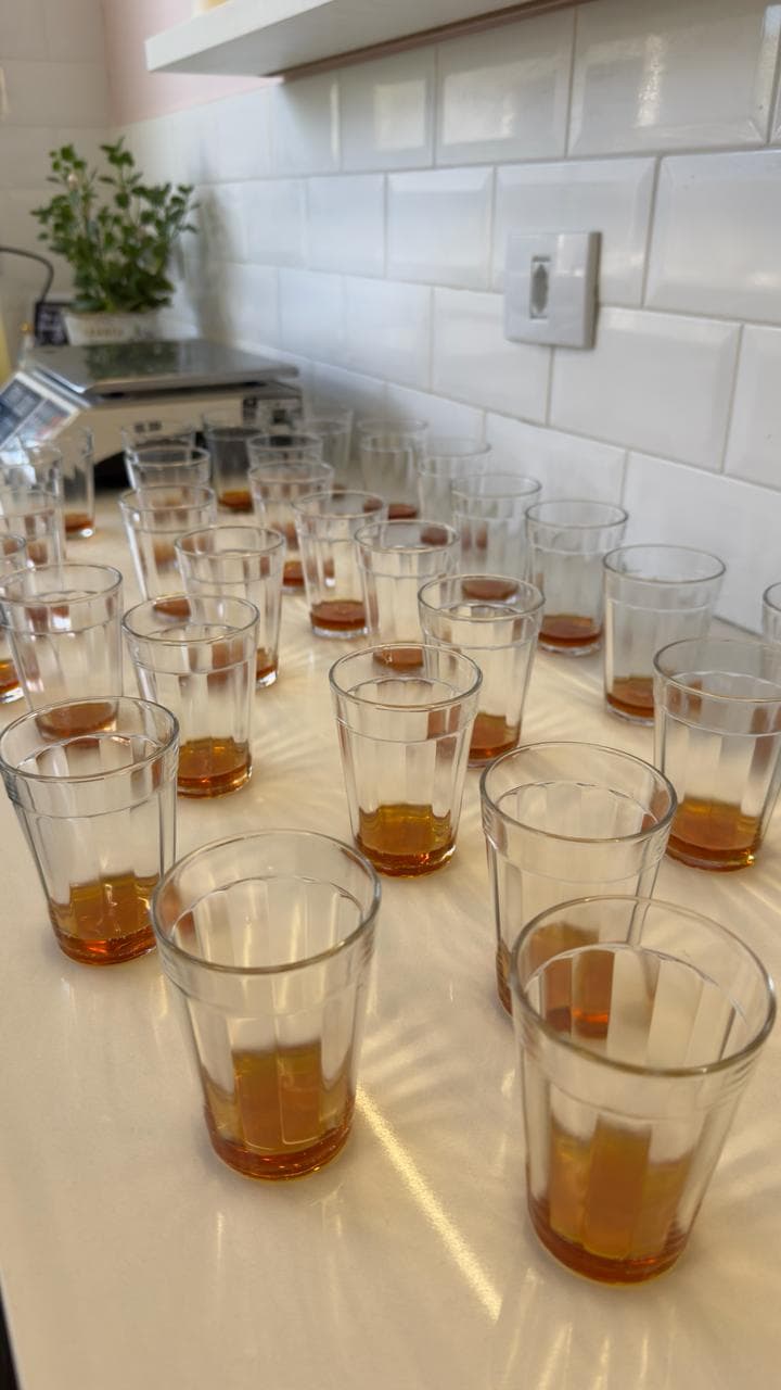 Calda perfeita no fundo do copo