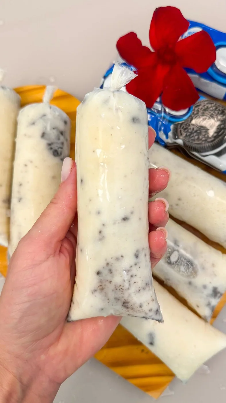 Geladinho de Ninho com Oreo